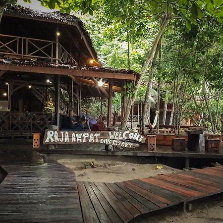 Raja Ampat Dive Resort Tapokreng Εξωτερικό φωτογραφία