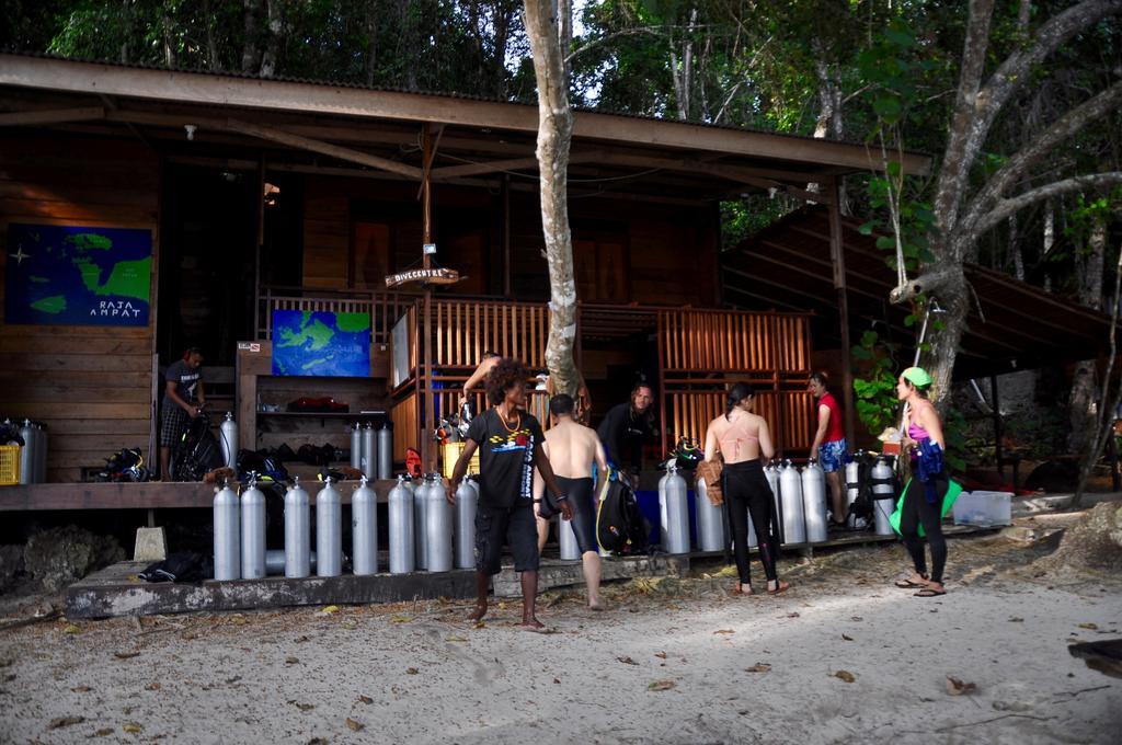 Raja Ampat Dive Resort Tapokreng Εξωτερικό φωτογραφία