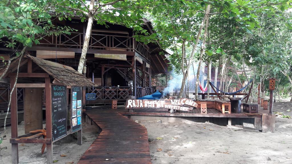 Raja Ampat Dive Resort Tapokreng Εξωτερικό φωτογραφία