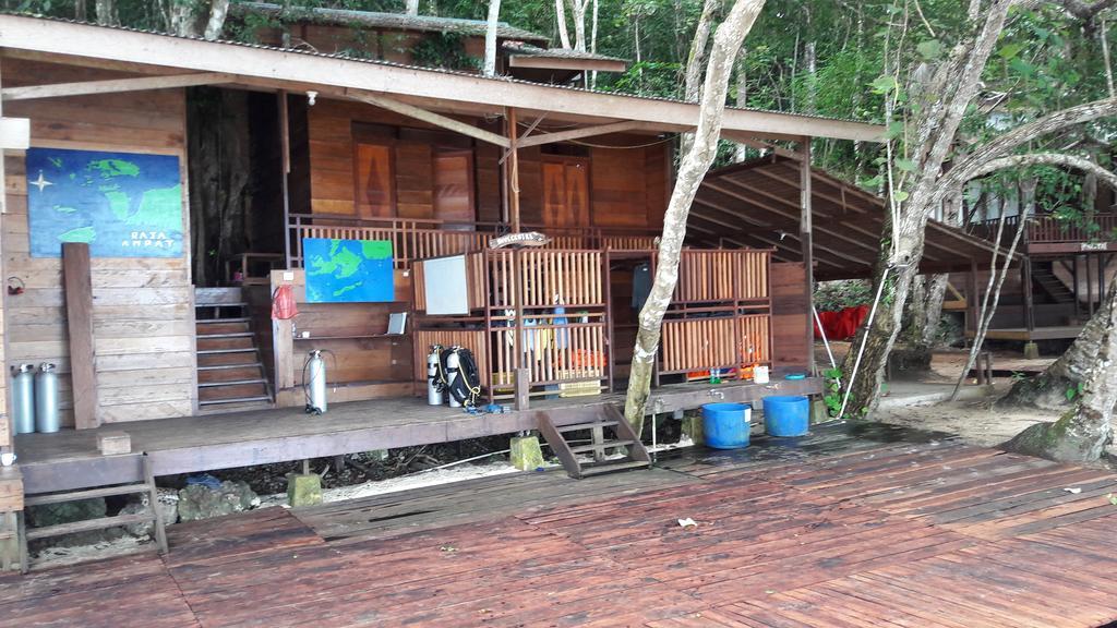 Raja Ampat Dive Resort Tapokreng Εξωτερικό φωτογραφία