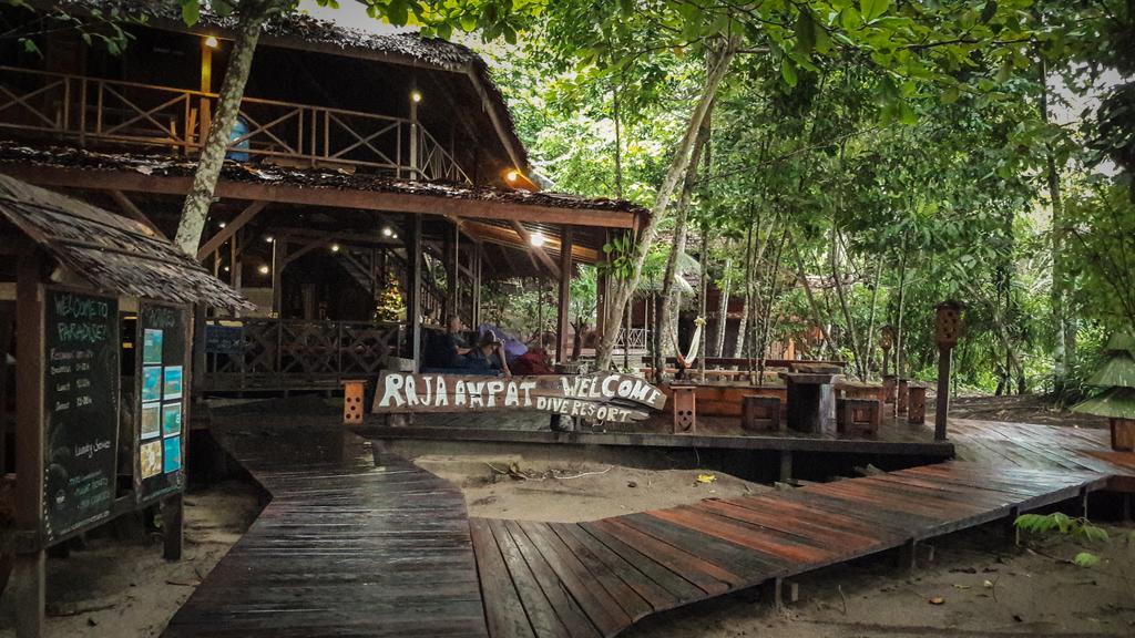 Raja Ampat Dive Resort Tapokreng Εξωτερικό φωτογραφία