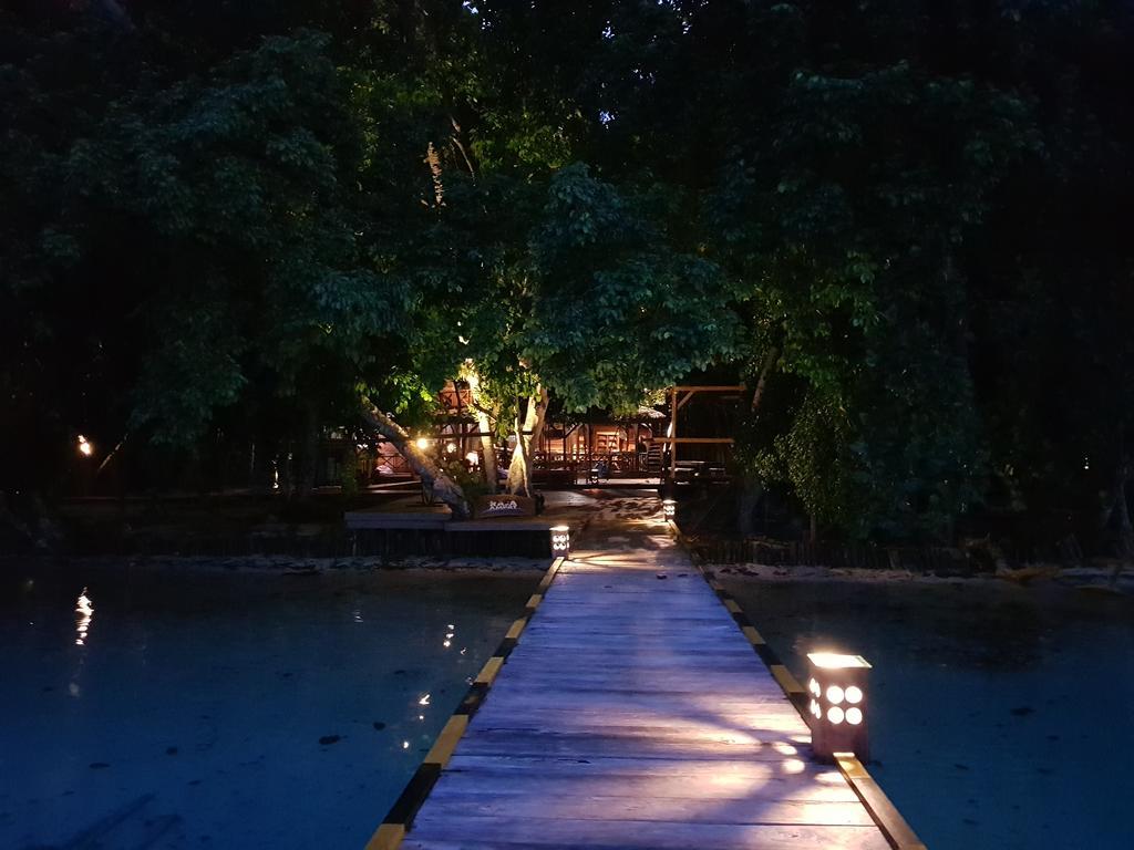 Raja Ampat Dive Resort Tapokreng Εξωτερικό φωτογραφία